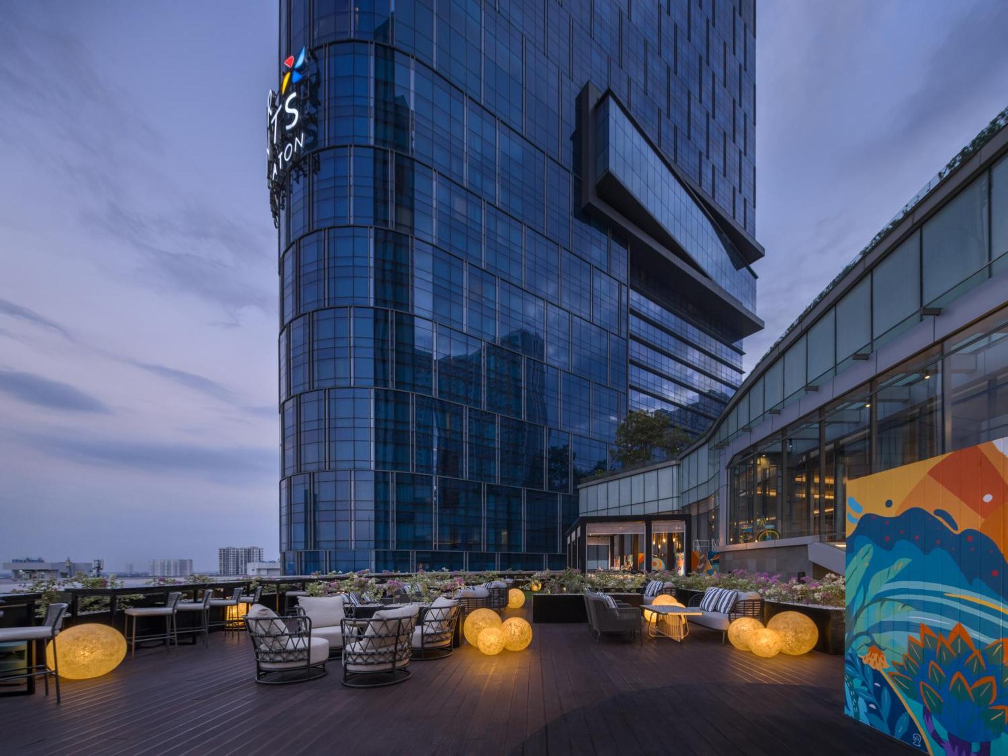 Four Points By Sheraton Surabaya, Pakuwon Indah Exterior foto
